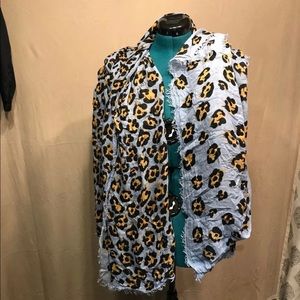 Coach scarf/Shaw/ shoulder wrap leopard